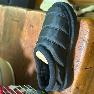 UGG black Tasman New in Box